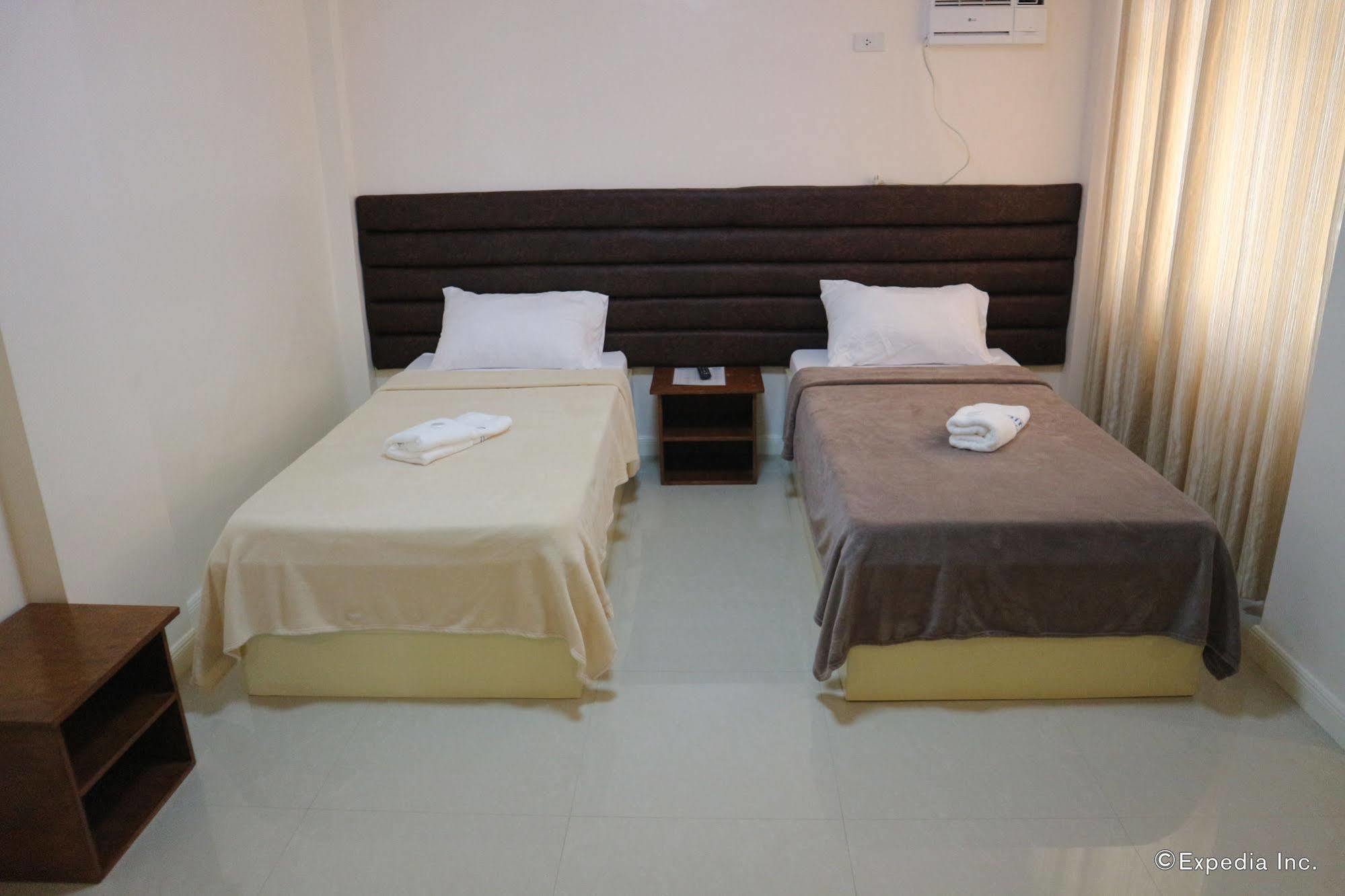 La Trinidad Pension House Kalibo Exterior foto